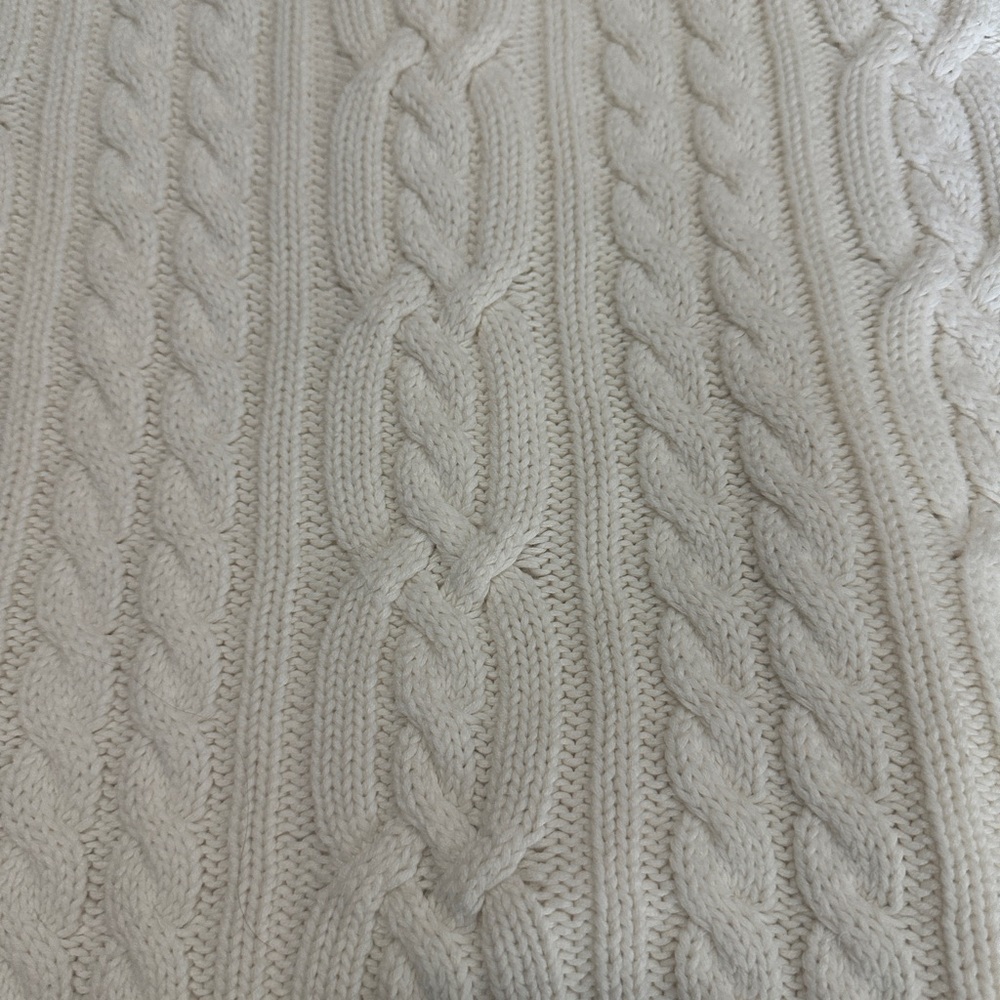 Maddison sleeveless cable knit sweater two button closure, ecru, sz Medium - Picture 6 of 8